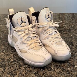 Nike air Jordan jump man two Trey Sneakers GUC 7Y